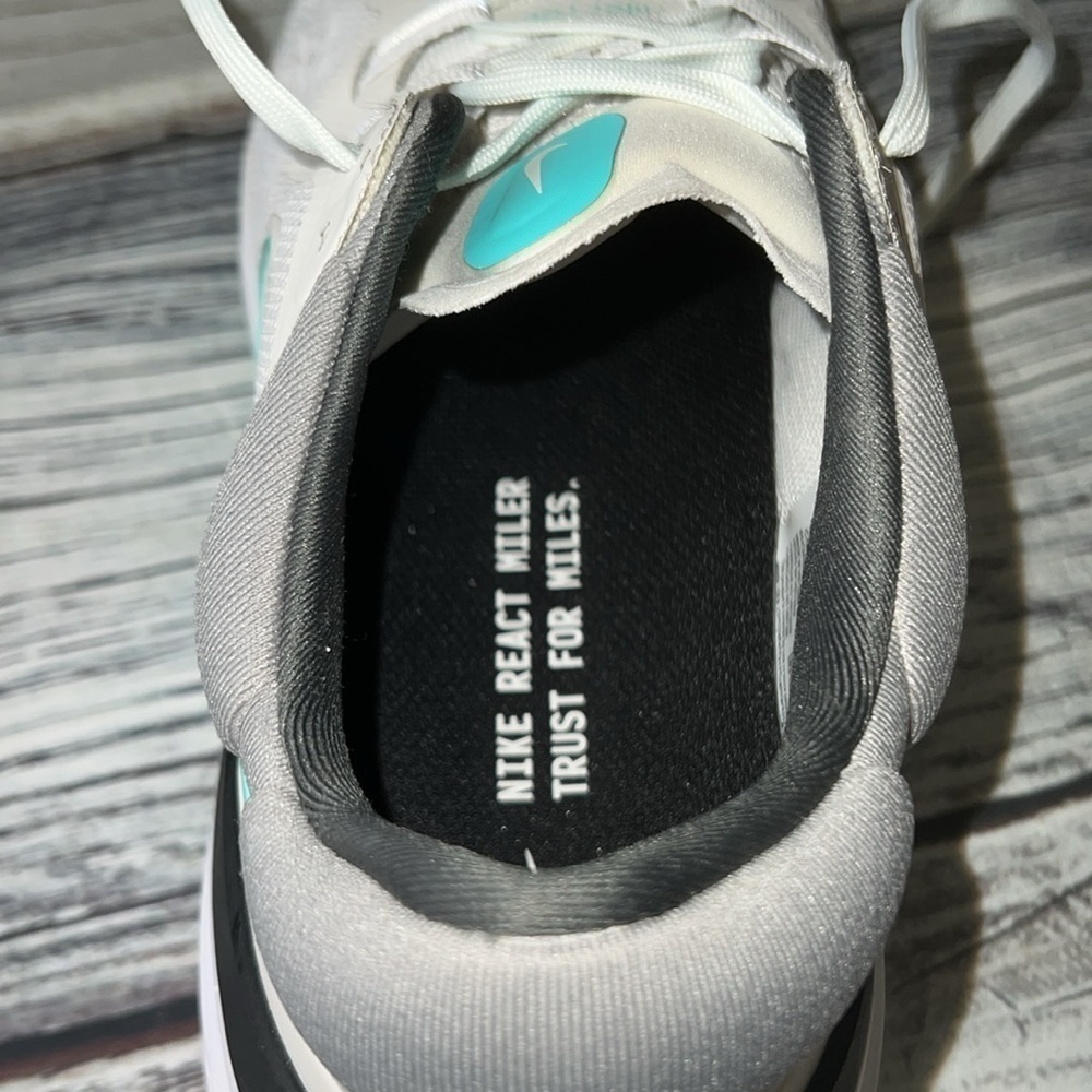 Nike Men's React Miller 2 Platinum Tint/Dynamic
Turquoise-White Size 10 NWOT - Picture 11 of 11